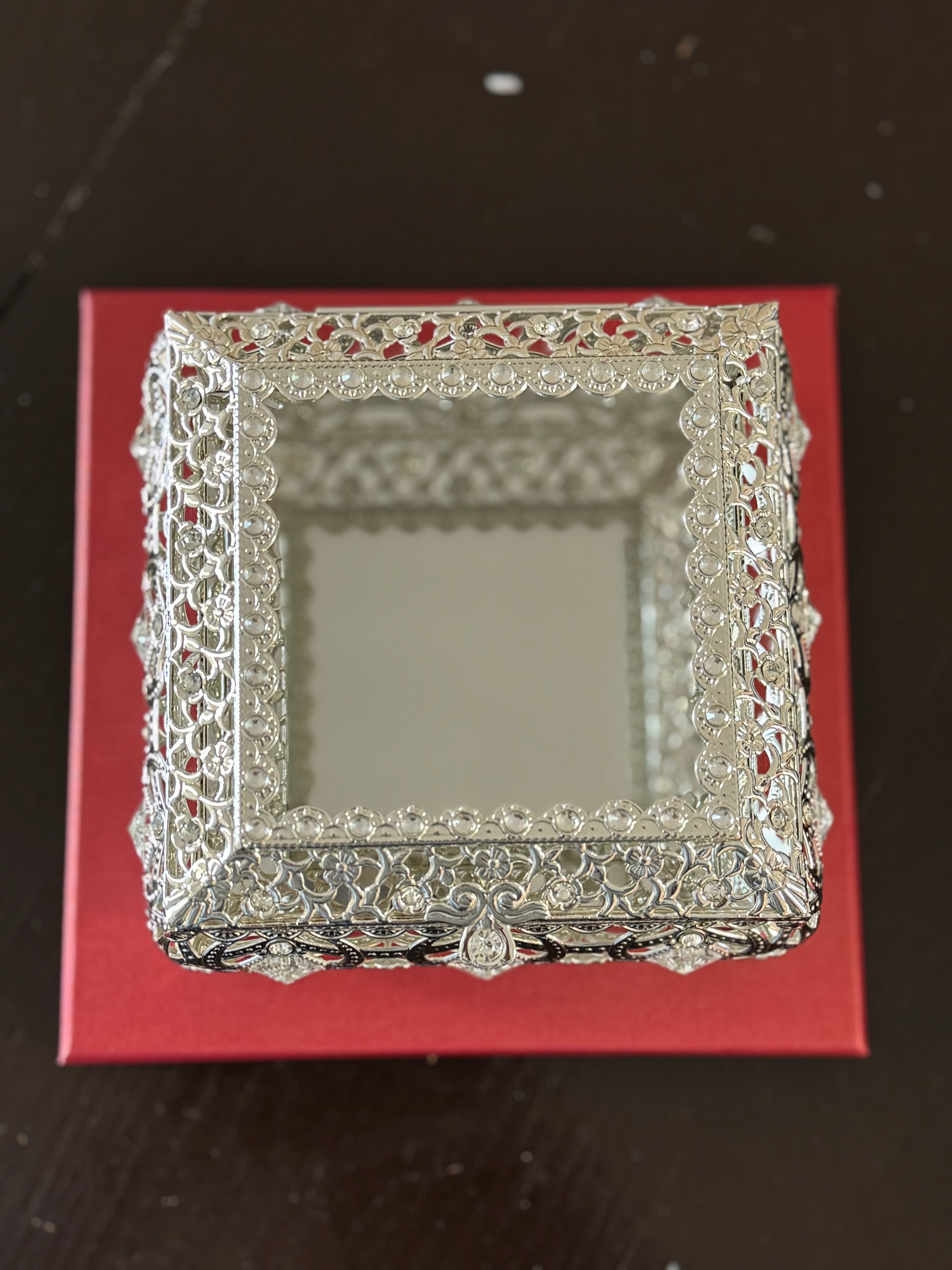 Silver lasso box