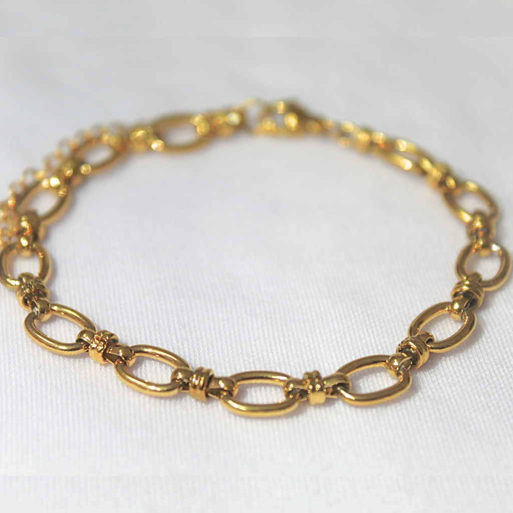 Gold chain link bracelet