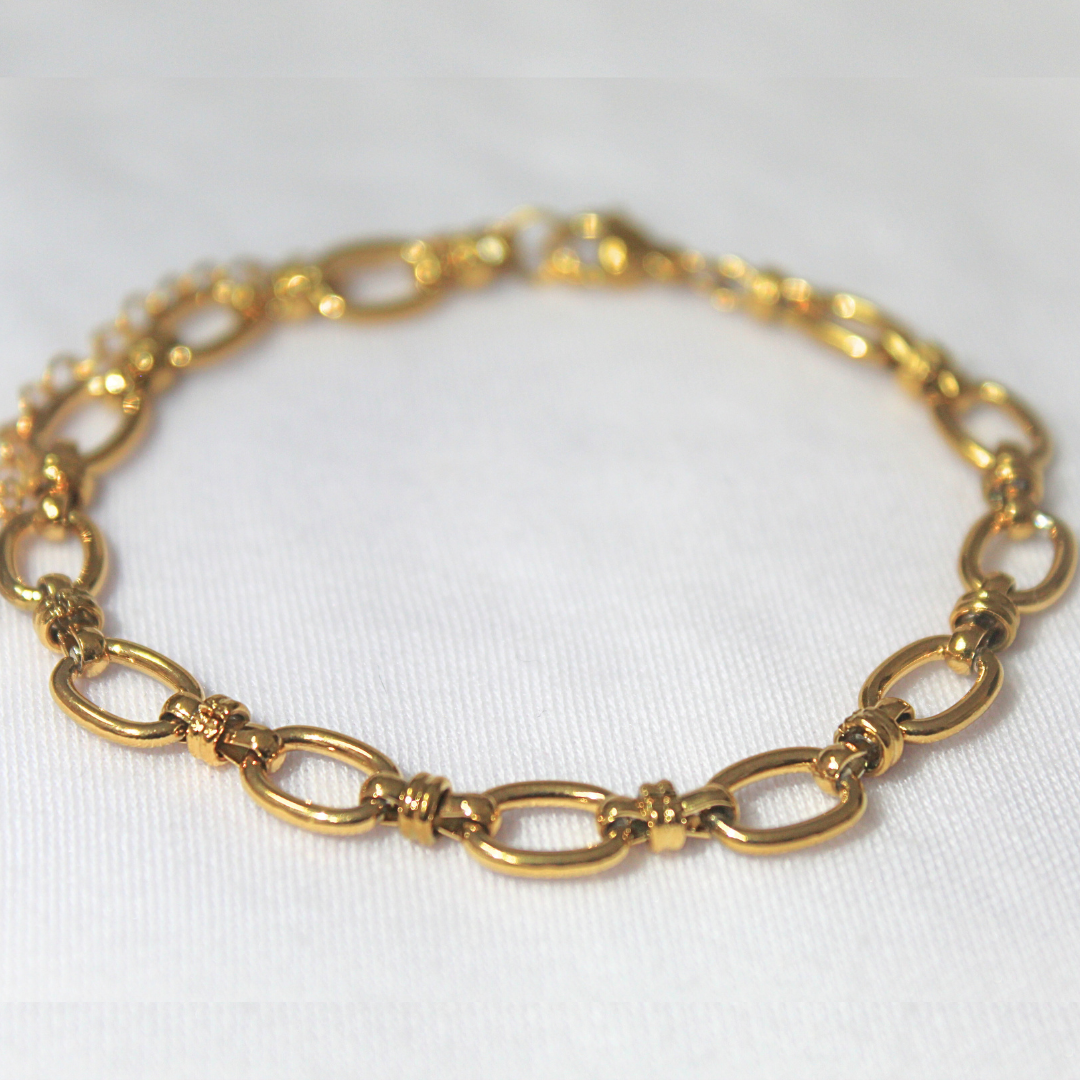Gold chain link bracelet