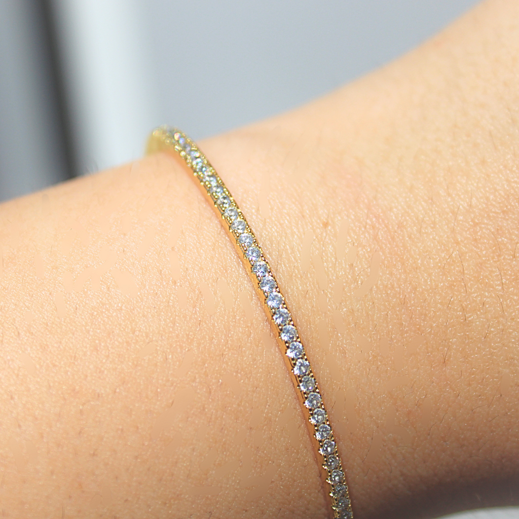 Gold diamond bangle