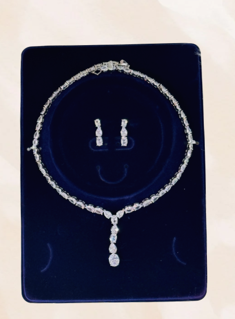 Chloe necklace and earring set