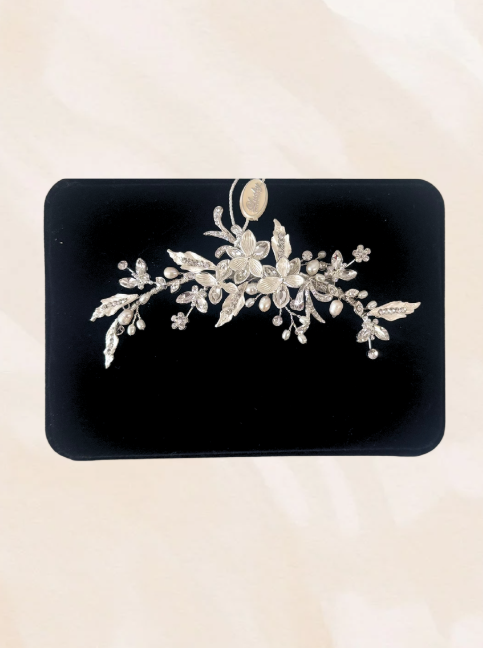 Flower and pearl clip