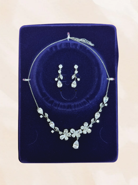 Mariposa necklace set