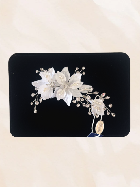 Flor hair accessory
